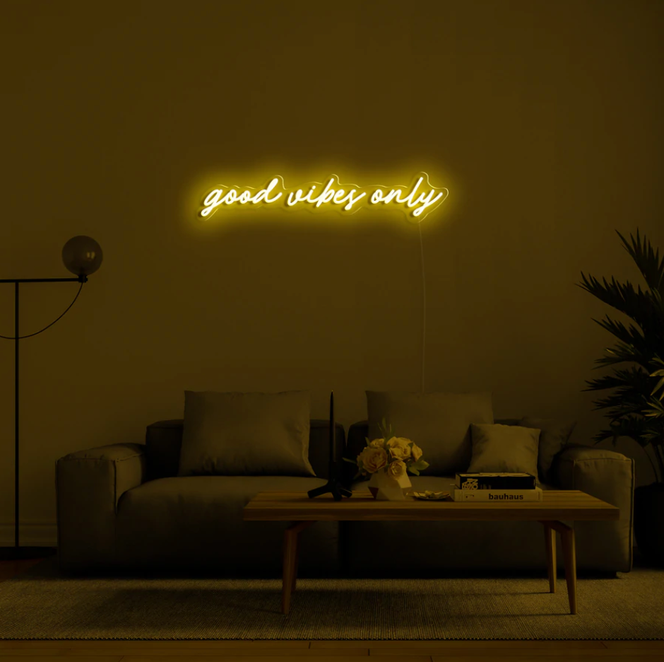 "Good Vibes Only" RGB Neon Skilti