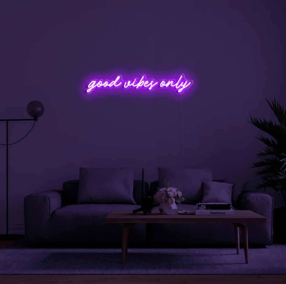 "Good Vibes Only" RGB Neon Skilti