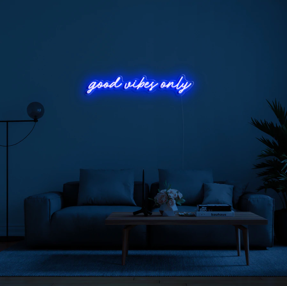 "Good Vibes Only" RGB Neon Skilti