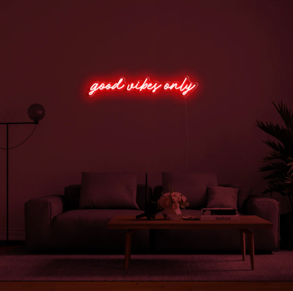 "Good Vibes Only" RGB Neon Skilti