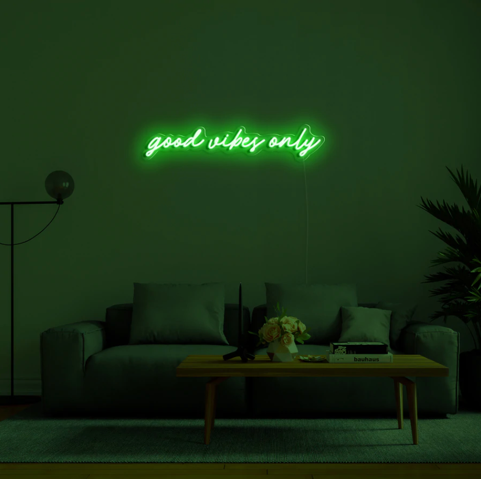 "Good Vibes Only" RGB Neon Skilti